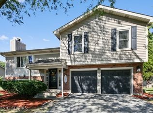 108 Rockhurst Rd, Bolingbrook, IL 60440