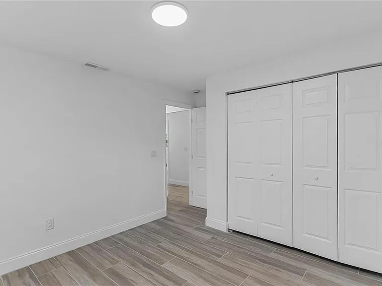8201 Riverside Dr NE — Photo 18