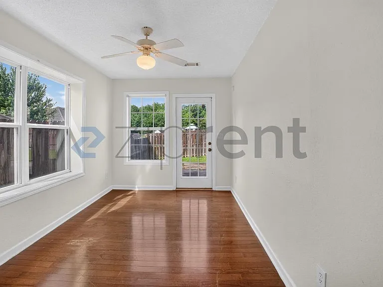 2882 Newtons Crest Cir — Photo 18