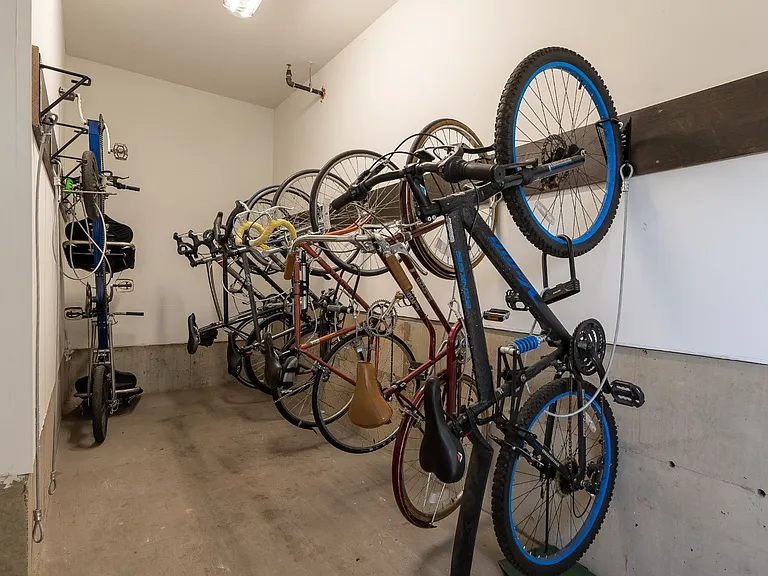 Reverie on Beacon Hill! Modern city living! — Photo 29