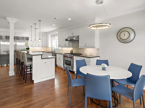 8008 Harbor View Terrace image 14 of 30