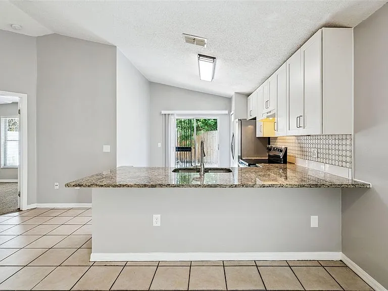 5235 Florida Holly Dr — Photo 4