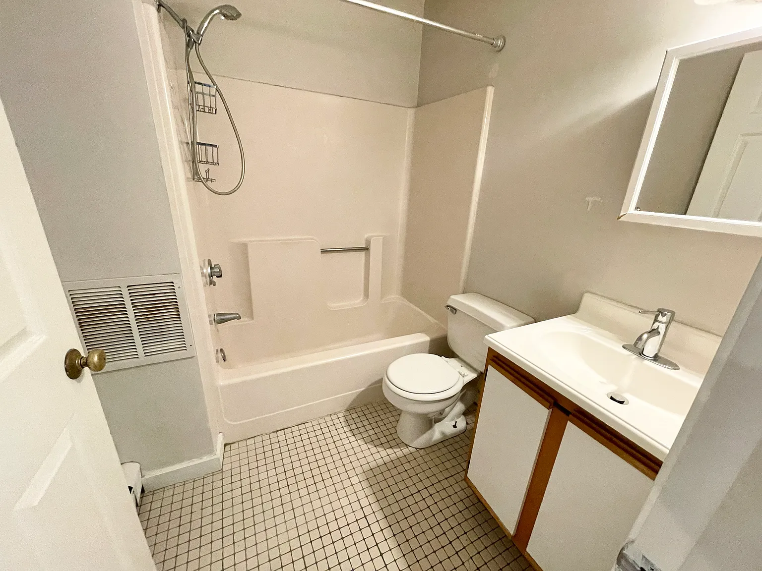 3 bed, 1.5 bath, 1100 sqft, $3,000 — Photo 4