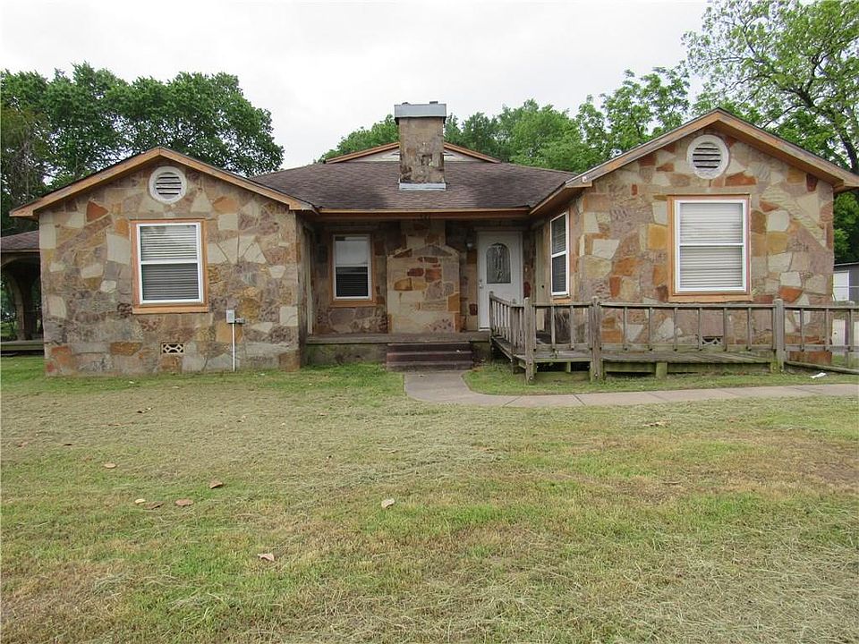 1st image of 105 Tawakoni Dr