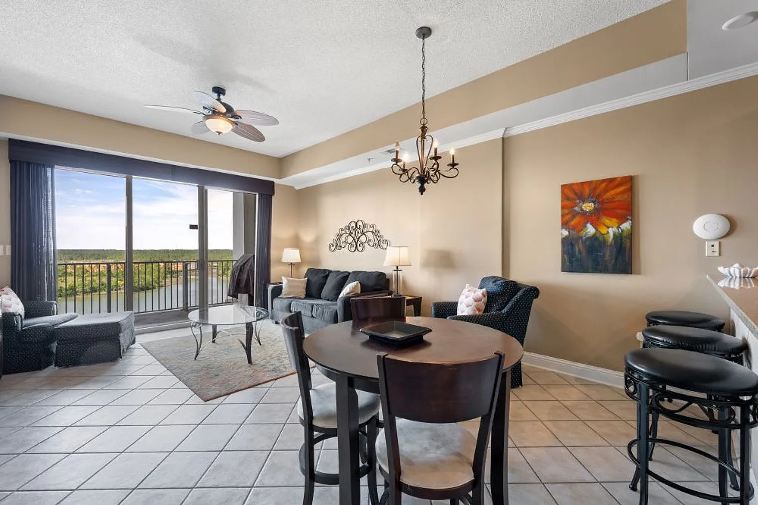 2 bed, 2.0 bath, 1399 sqft, $4,889 — Photo 2