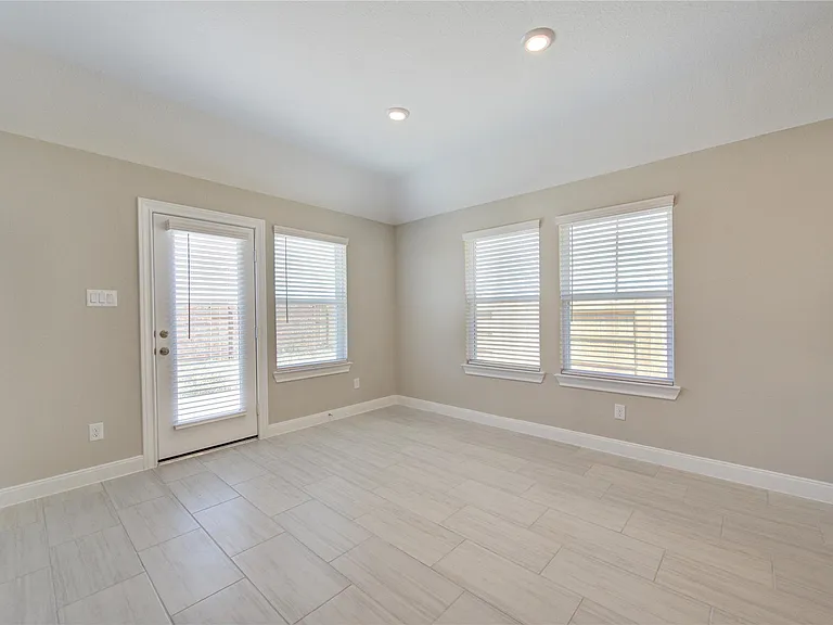 11123 Santiago River Ln — Photo 30