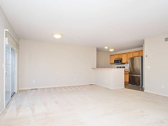 5th image of 2818 Barclay Way