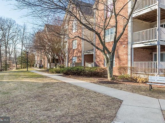 2nd image of 617 Admiral Dr Unit 404