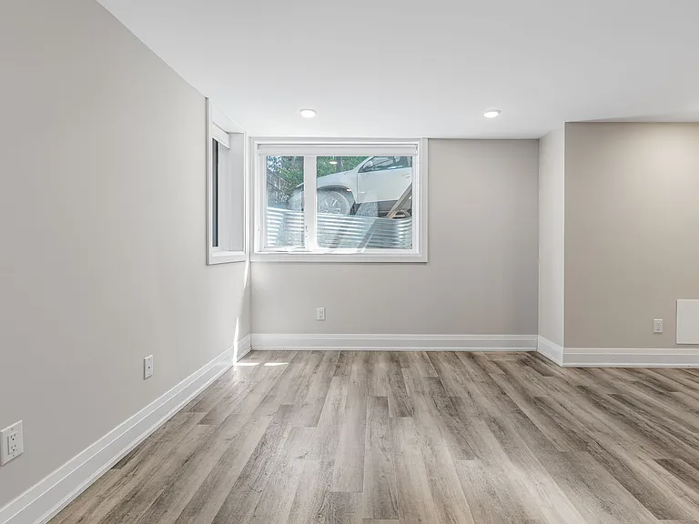 505 Churchill Ave N #5 — Photo 8