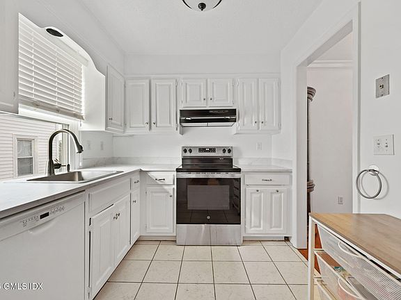 4th image of 14 Harold Ave APT 4