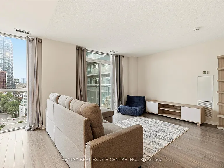 352 Front St W #1010 — Photo 9
