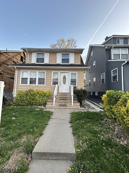 1st image of 39 Wayne Ave