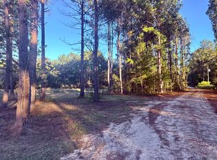 312 Heaven Dr, Saint Stephen, SC 29479