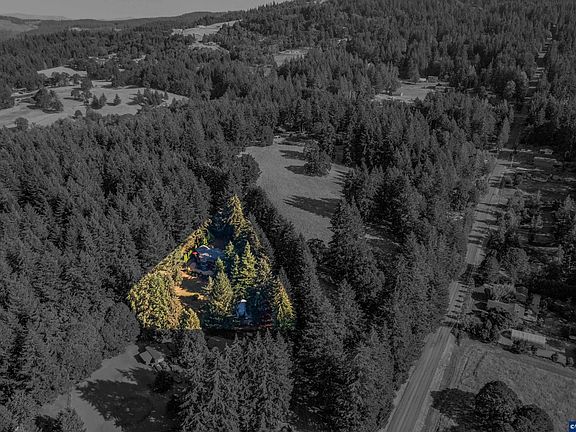 4th image of 37215 Agate Dr