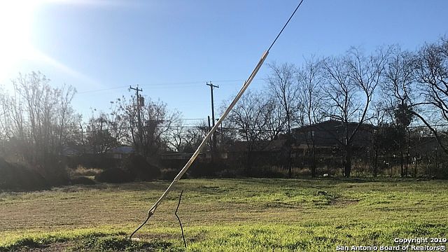 2nd image of 2310 Quintana Rd