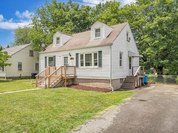 2nd image of 2526 Cornell Dr NW