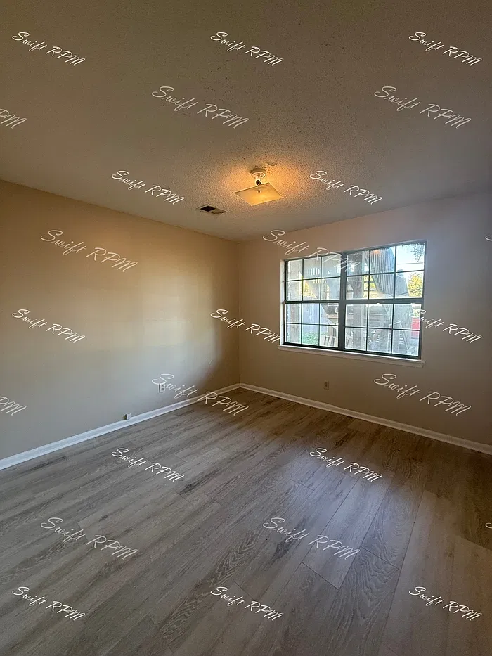 2 bed, 1.0 bath, $1,050 — Photo 4