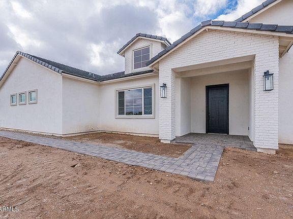 5th image of 2713 E Walton Way