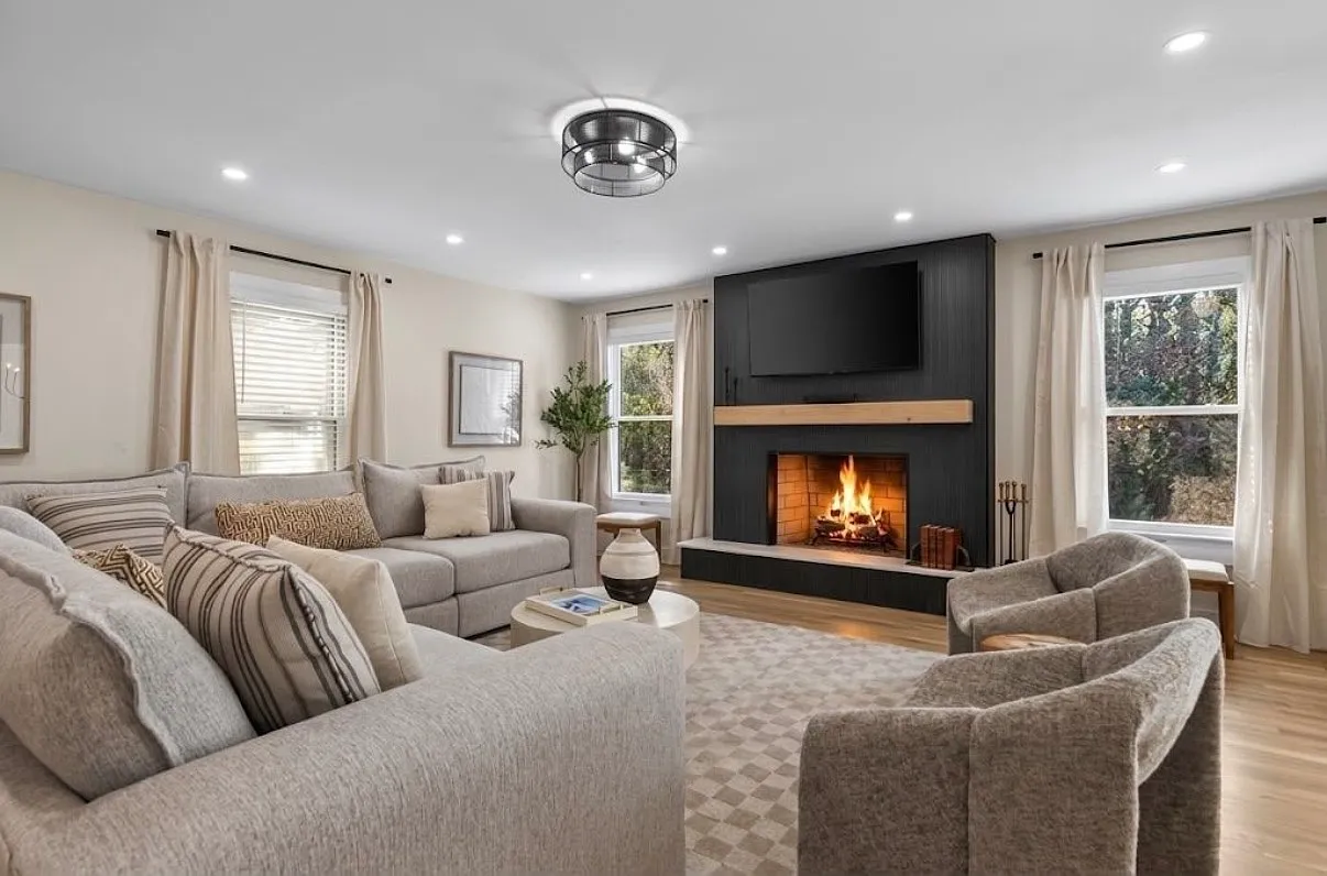 5 bed, 4.5 bath, 4700 sqft, $12,000 — Photo 4