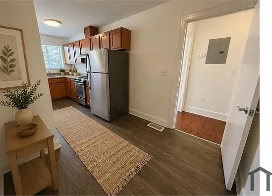 1 bed, $895 — Photo 4