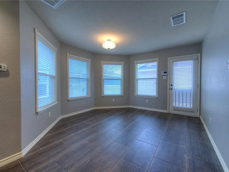 712 Alamo Plaza Dr — Photo 10