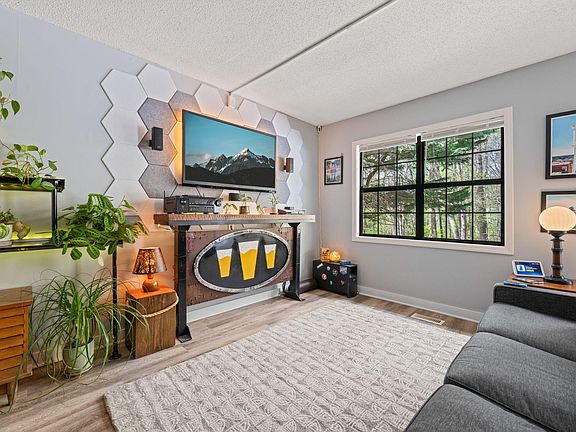4th image of 3622 Colchester St APT 25