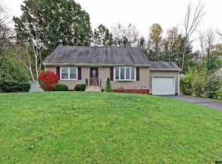 19 Martin Ln, Troy, NY 12182