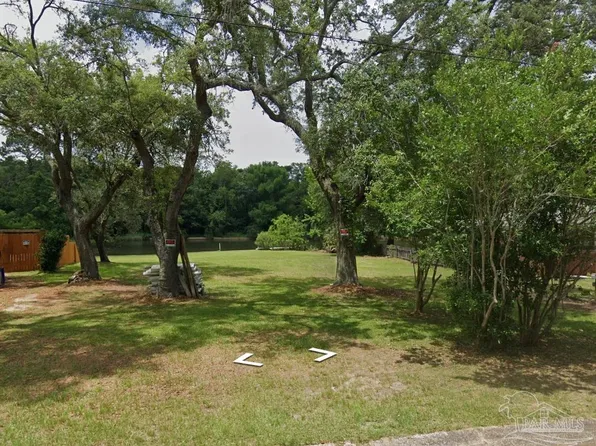 3420 Bayou Dr, Pensacola, FL 32505