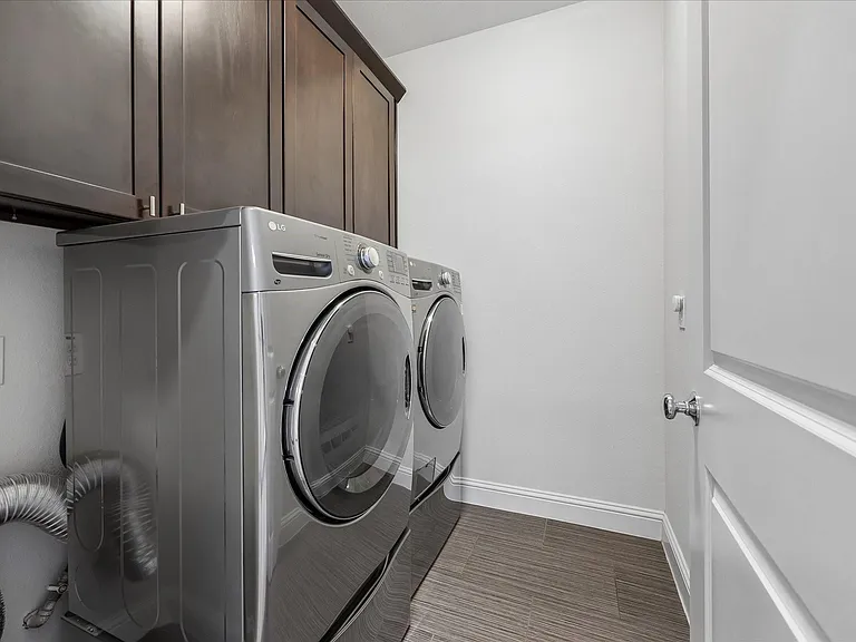 734 W 20th St #A — Photo 23