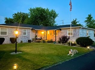 509 Lockerbie Rd, Shelbyville, IN 46176