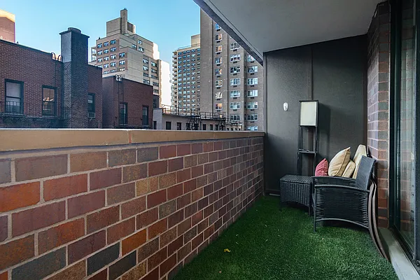 Sold by Compass | media 1