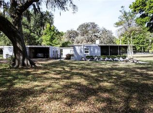 207 S Taylor Rd, Seffner, FL 33584