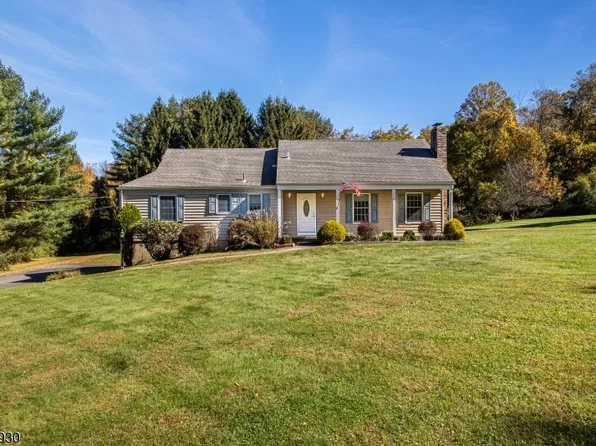 88 Old Farmers Rd, Washington Twp., NJ 07853