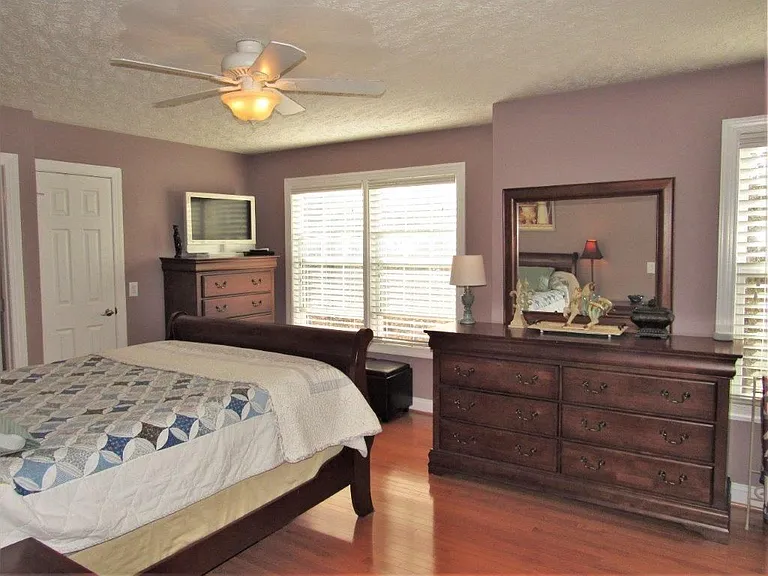 555 Silver Leaf Dr — Photo 9