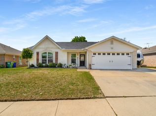 6476 Fairview Dr, Watauga, TX 76148