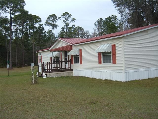 1st image of 219 NW Chadley Ln