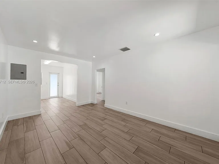 520 NW 104th St #522 — Photo 8