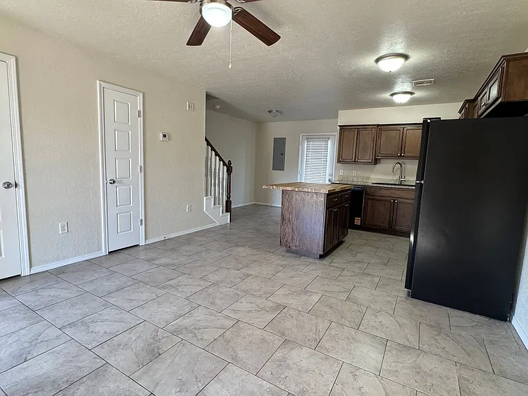 1301 SW Washington Ave #2 — Photo 6
