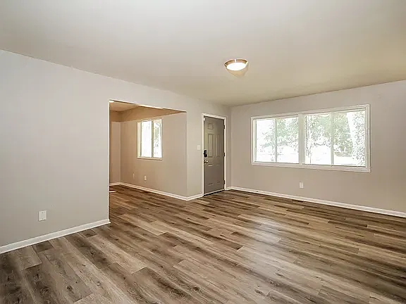 3135 Ralston Ave — Photo 4