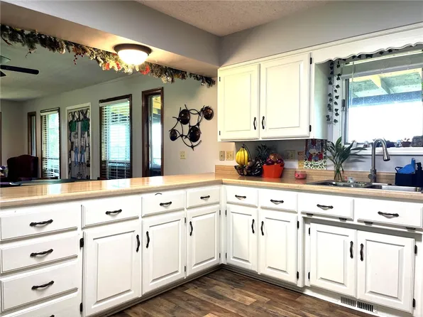 8790 Fred Austin Rd, Bentonville, AR 72722