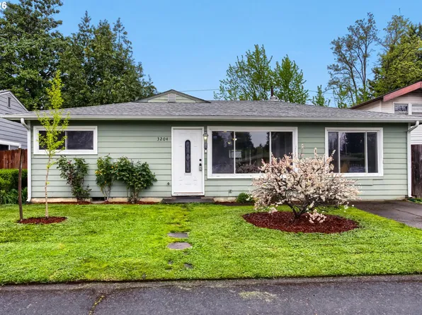 3204 E 29th St, Vancouver, WA 98661