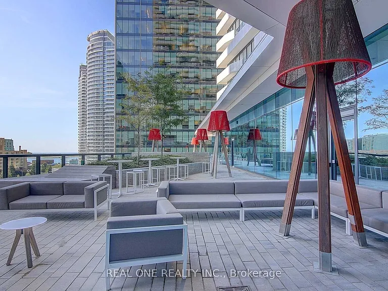 100 Harbour St #5008 — Photo 23