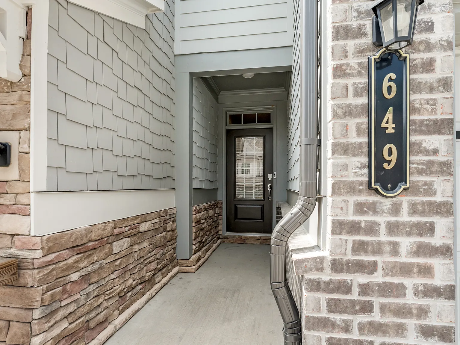 3 bed, 2.5 bath, 1802 sqft, $2,550 — Photo 2
