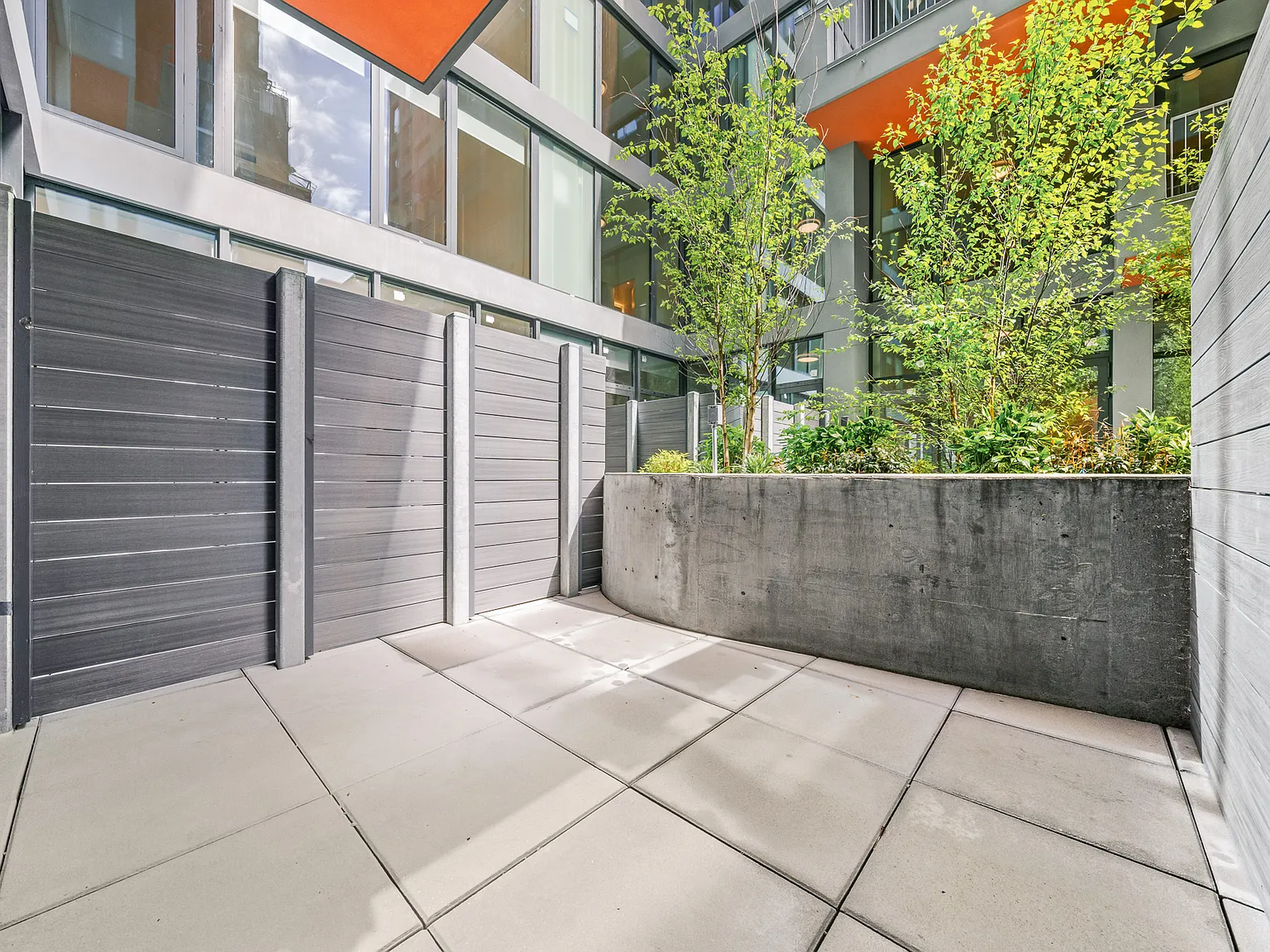 255 Lorimer Street — Photo 1