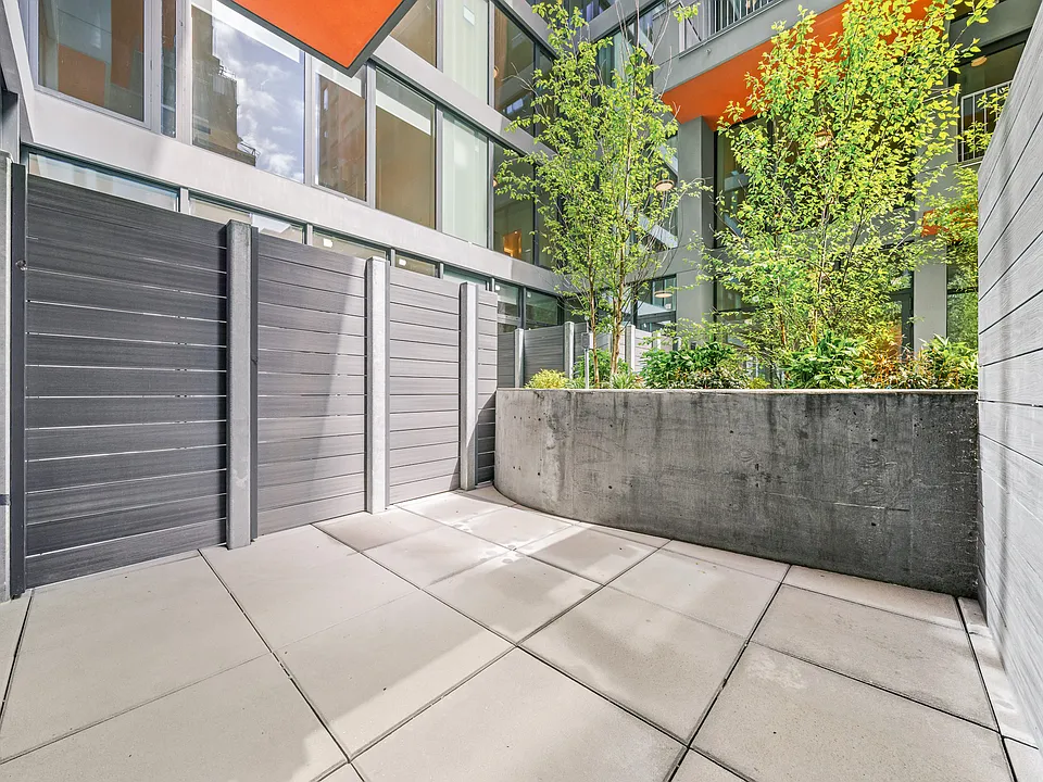 255 Lorimer St #123
