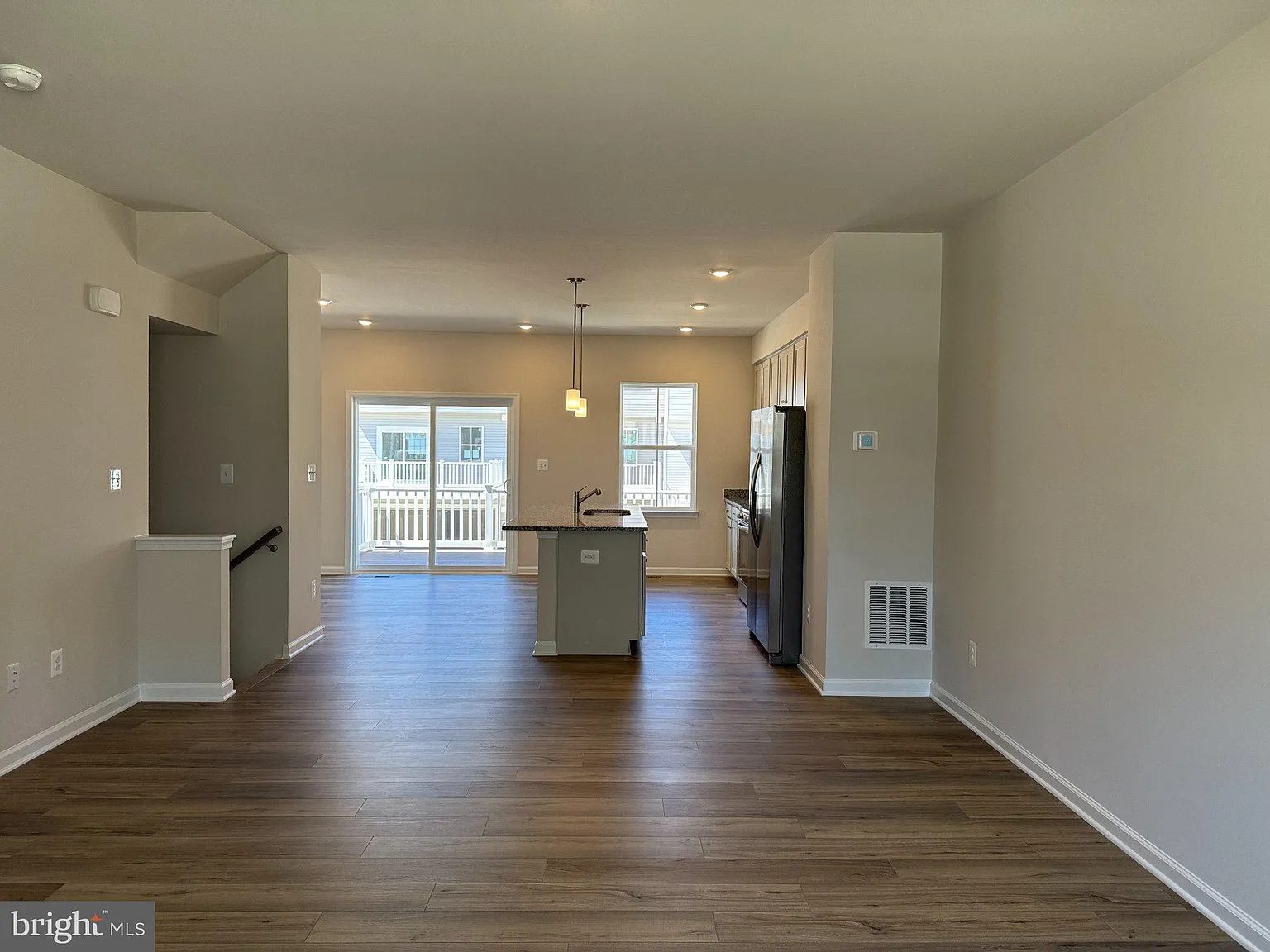 3 bed, 4.0 bath, 1784 sqft, $2,090 — Photo 4