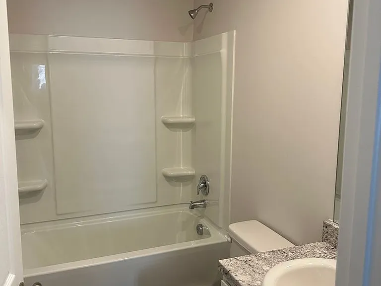 609 Savannah St — Photo 14