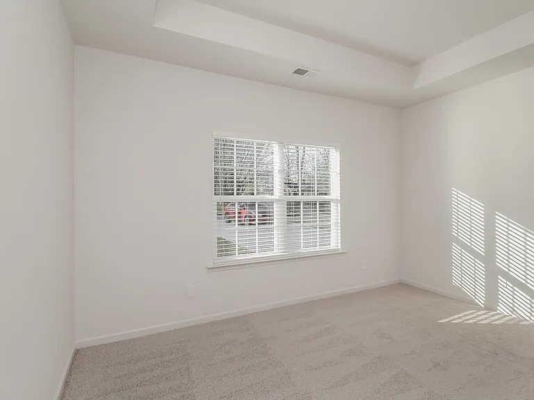 209 E Washington Ave — Photo 8
