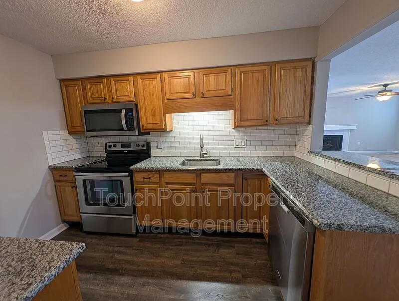 2 bed, 2.0 bath, 1150 sqft, $1,495 — Photo 2