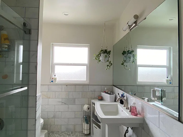 2111 E Bermuda St #5 — Photo 8